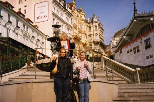 Jamie, Tricia, and Kayla on the steps