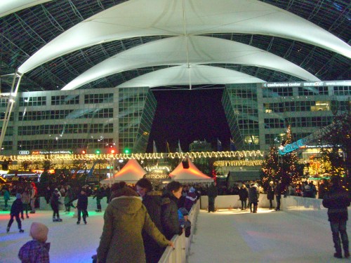 Skating and curling rinks at the Winter Market Munich Airport