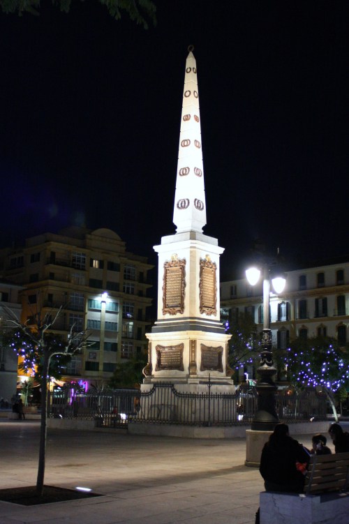 Statue at PLaza de la Mercer