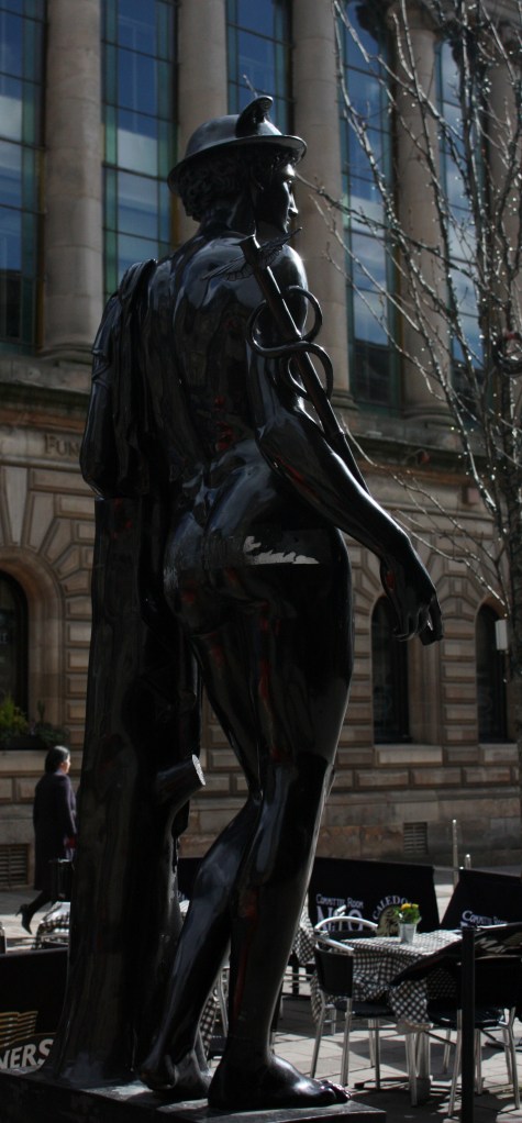One of Many Statues througout Glasgow