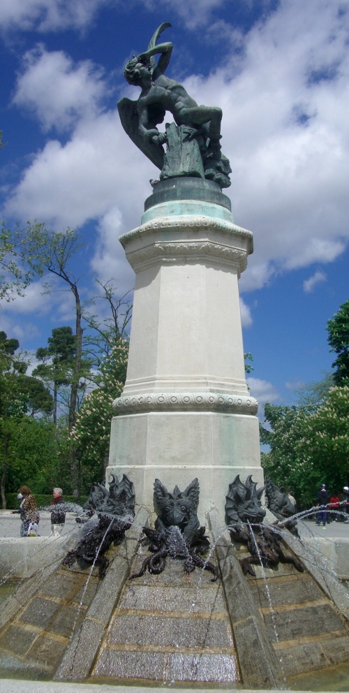 El Ángel Caído (Fallen Angel), Parque del Buen Retiro, Madrid